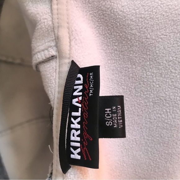 Kirkland signature, gray wind resistant, zip up, hooded jacket - Picture 4 of 9